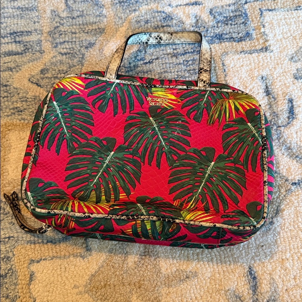 Victoria’s Secret Travel Toiletry Hanging Kit